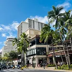 Royal Kuhio 1702 - Spacious Studio With Stunning Mountain City Views In The Heart Of Waikiki!