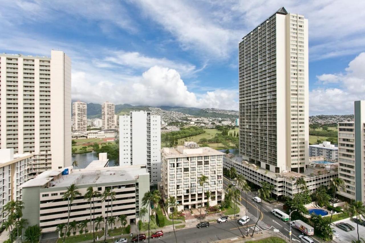 Royal Kuhio 1702 - Spacious With Stunning Mountain Views In The Heart Of Waikiki! * Honolulu