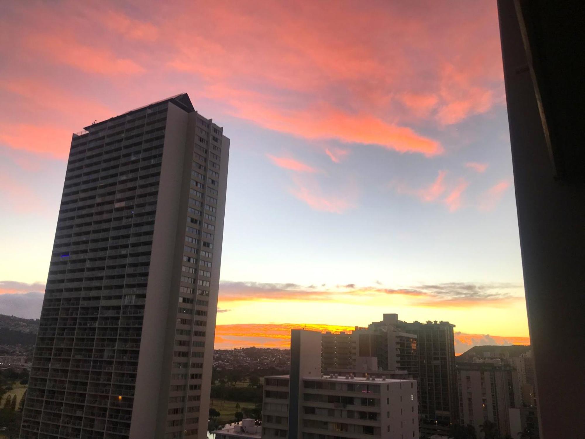 Royal Kuhio 1702 - Spacious With Stunning Mountain Views In The Heart Of Waikiki! Holiday home