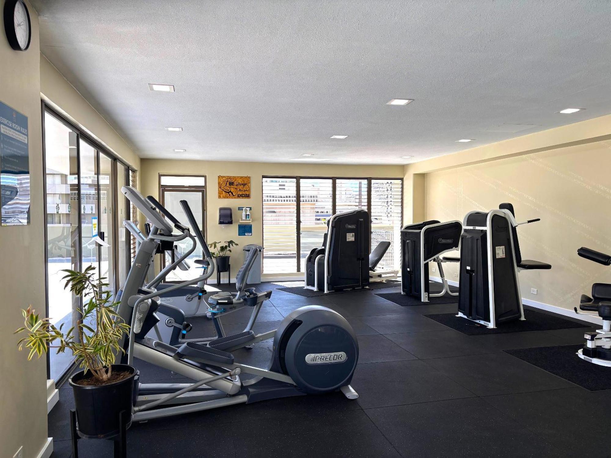 Royal Kuhio 1702 - Spacious With Stunning Mountain Views In The Heart Of Waikiki! Honolulu