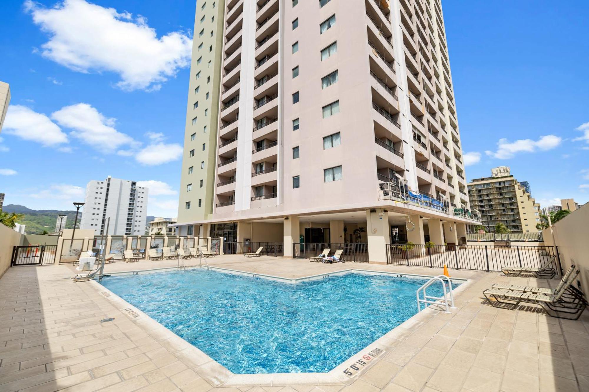 Royal Kuhio 1702 - Spacious With Stunning Mountain Views In The Heart Of Waikiki! Holiday home *